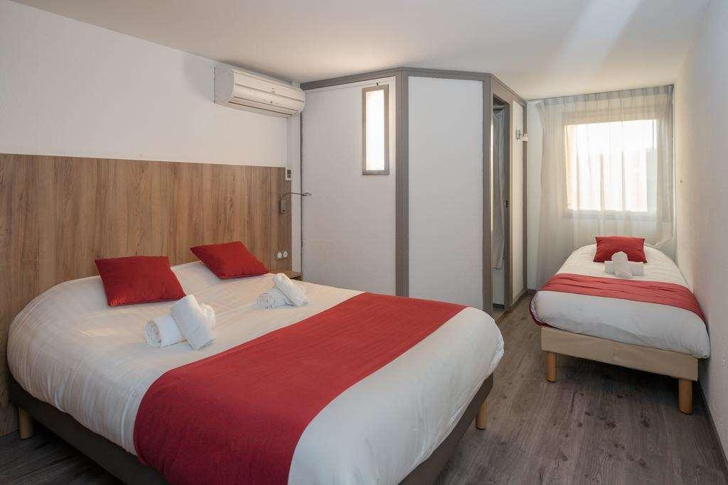 Brit Hotel Plaisance A9/A61 Нарбонн Номер фото