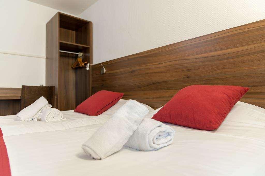 Brit Hotel Plaisance A9/A61 Нарбонн Номер фото